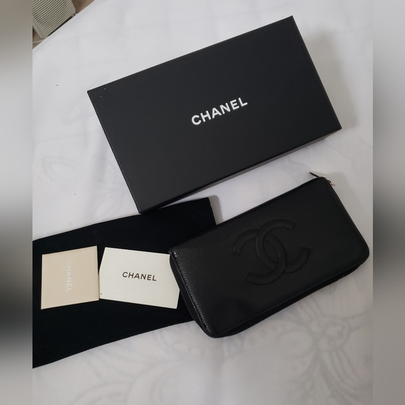 Chanel Zip around long wallet - Picture 8 of 9